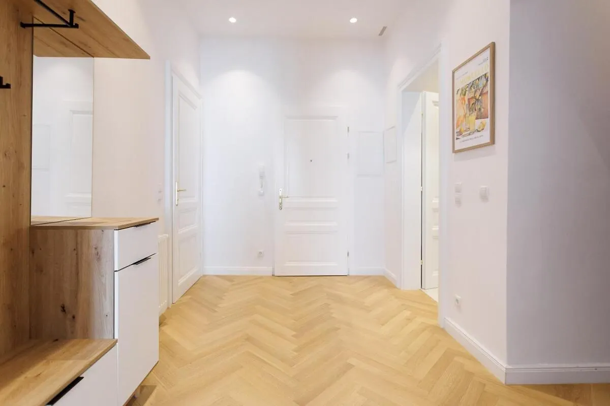 Central Stylish Apartment Near Opera Vienna