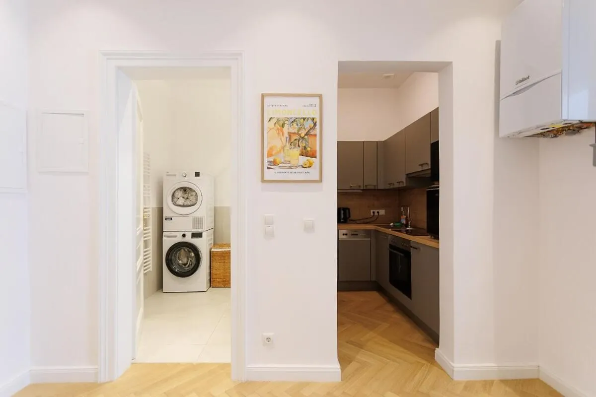 Central Stylish Apartment Near Opera Vienna 0*,