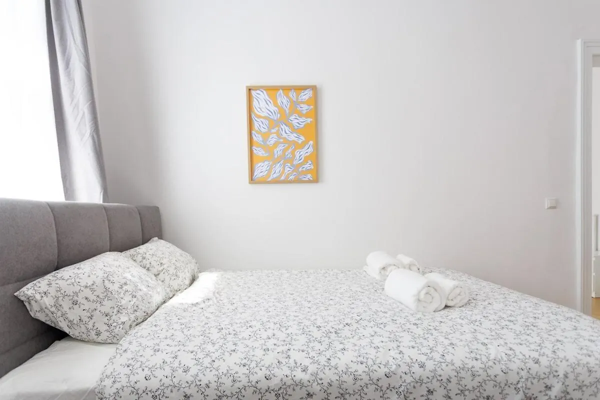 Central Stylish Apartment Near Opera Vienna