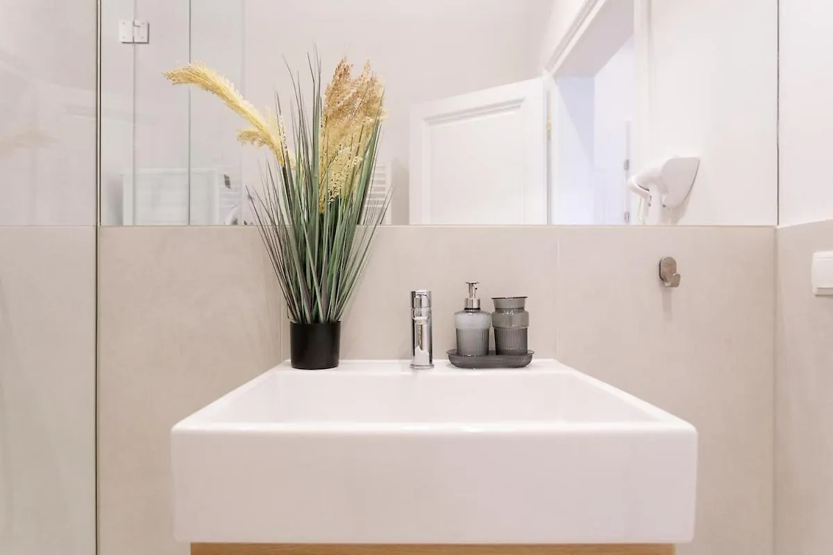Central Stylish Apartment Near Opera Vienna Austria