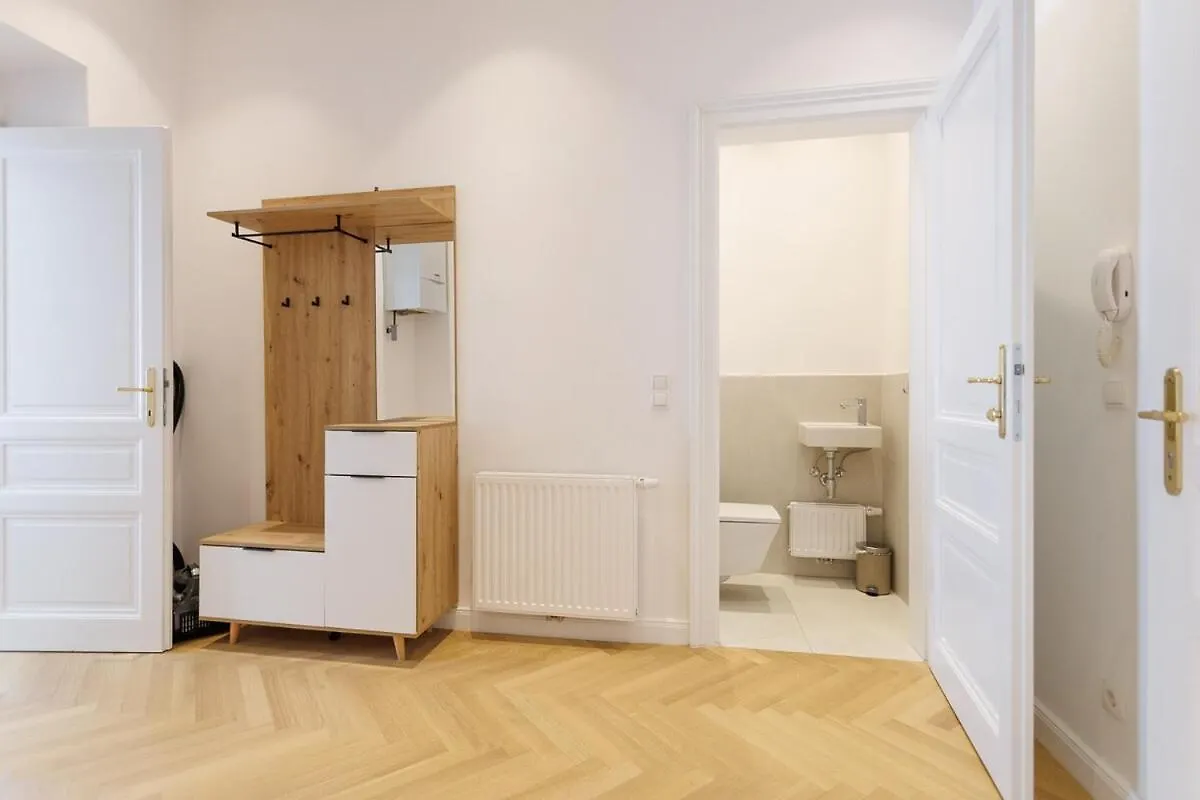 Central Stylish Apartment Near Opera Vienna Austria